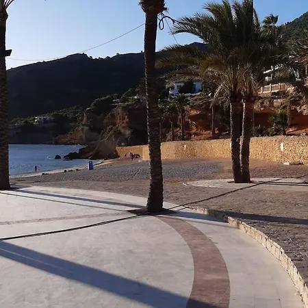 House In The Center Of Albir, 2 Min Walk From The Vakantiehuis *