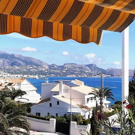 House In The Center Of Albir, 2 Min Walk From The Vakantiehuis El Albir